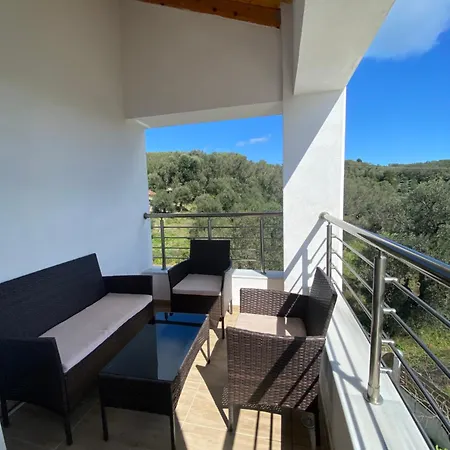 Theo With Balcony Lejlighed *