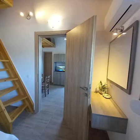 Theo With Balcony Apartamento