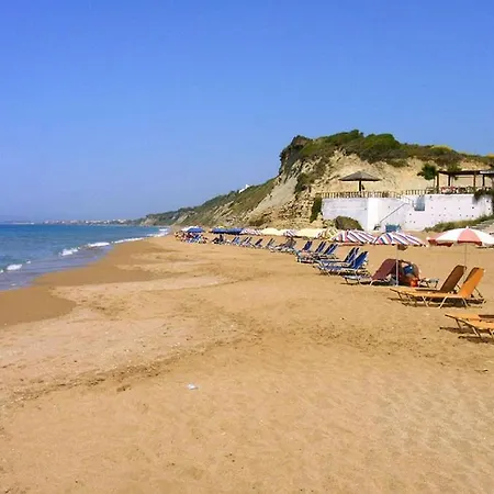 Theo With Balcony Apartamento Marathias
